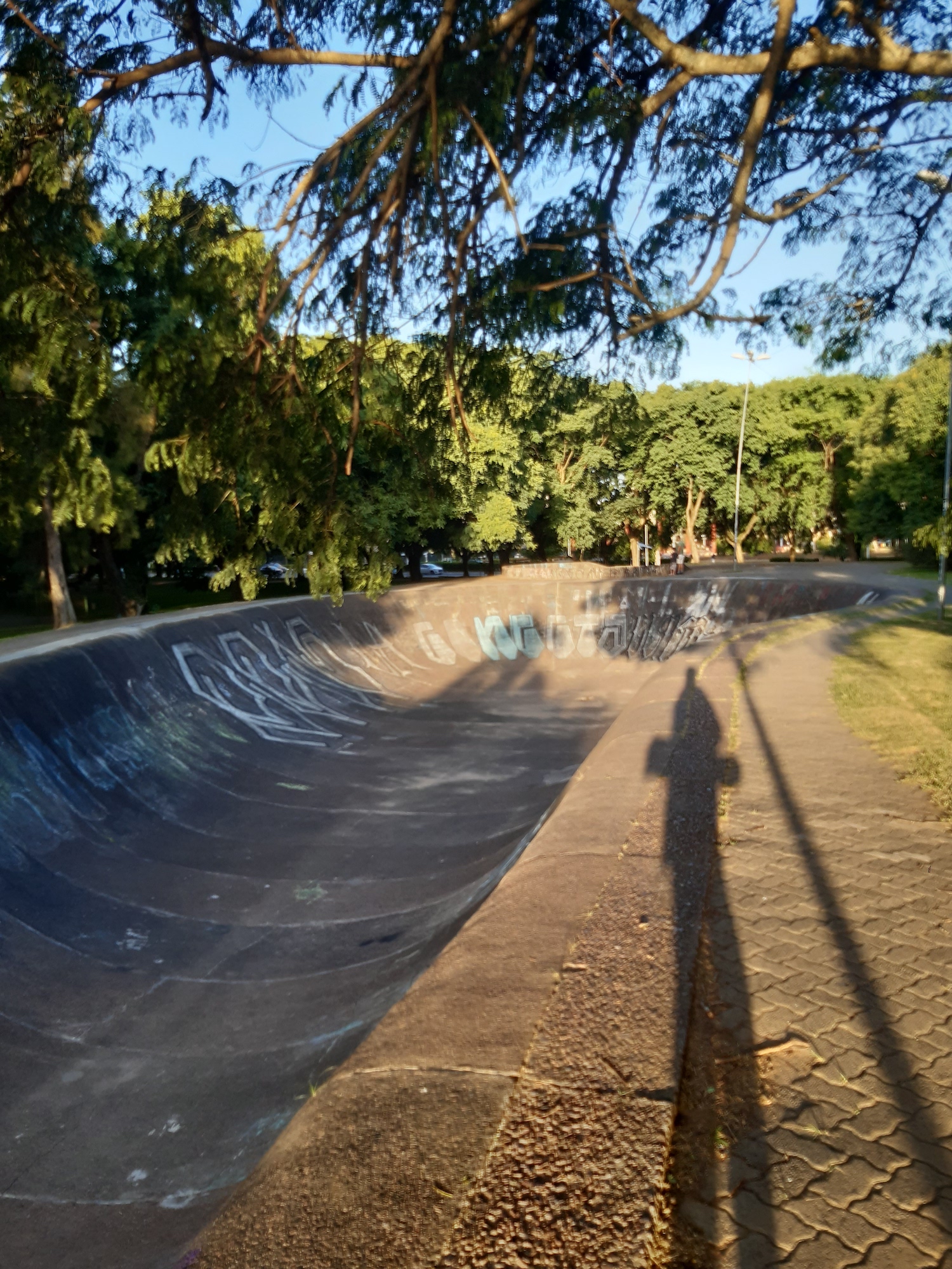 Address Praia de Belas skatepark